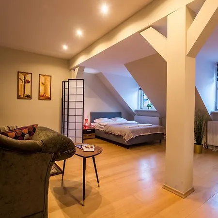 Апартаменты Unique Market Square Penthouse