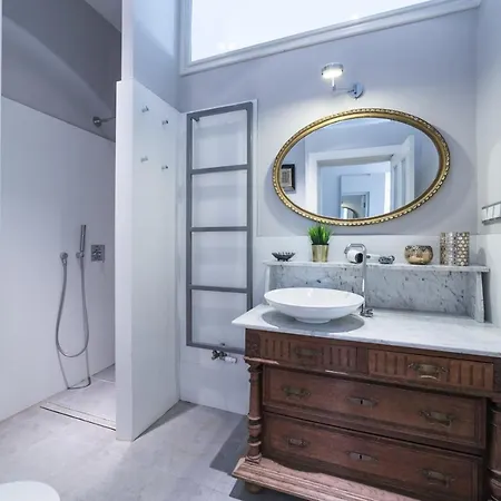 Апартаменты Unique Market Square Penthouse
